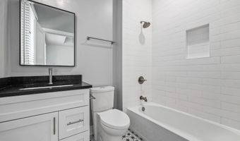 924 28TH St S, Arlington, VA 22202