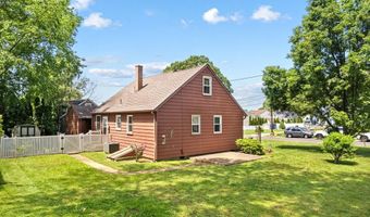 300 W 3RD Ave, Barrington, NJ 08007