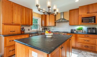 39 N Pershing Rd, Asheville, NC 28805