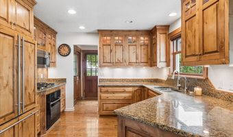 225 Siderius Ln, Bigfork, MT 59911