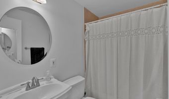 4390 LORCOM Ln 805, Arlington, VA 22207