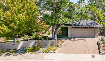 290 Skycrest Dr, Ashland, OR 97520