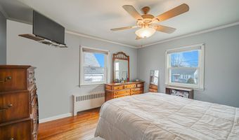 43 Coolidge Ave, Amity Harbor, NY 11701