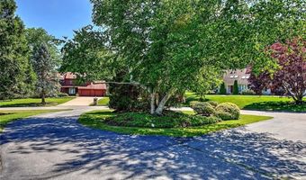 15 Sylvia Ln, Lincoln, RI 02865
