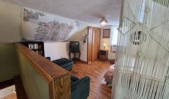 312 W Locust St, Aurora, MO 65605