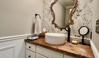 1209 NE 15th Ave, Aberdeen, SD 57401
