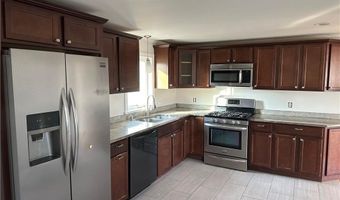 55 Swan St, East Providence, RI 02914