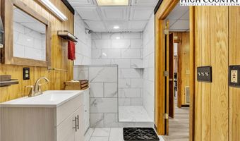 9211 N NC Hwy 194 N, Lansing, NC 28643