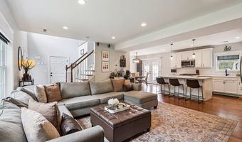 15 Wondy Way, Danbury, CT 06811