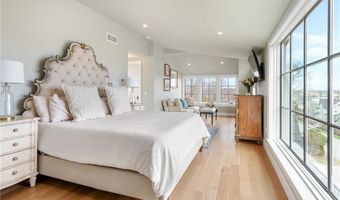 30 Walcott Ave, Jamestown, RI 02835