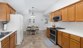 7686 SHADOW Gln, Bartlett, TN 38002