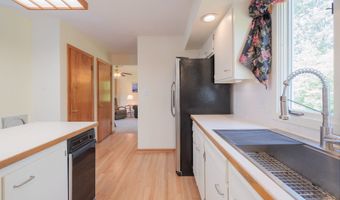 7 Robin Hill Ln, Athens, OH 45701