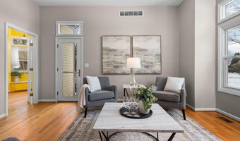 5971 Creekview Ct, Ann Arbor, MI 48108