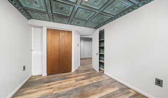 6145 12TH St N, Arlington, VA 22205