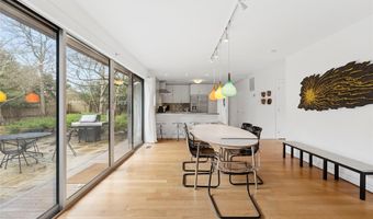 54 Gardiner Dr, Amagansett, NY 11930