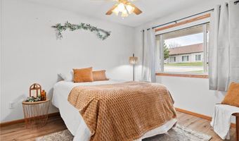 315 Fairgrounds Rd 104, Alexandria, MN 56308