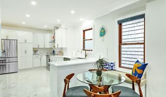 27 S Baptist St, Newport, RI 02840