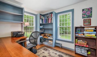 69 King Rd, Bedford, NH 03110