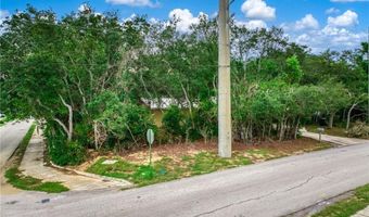 312 S Lotela Ave, Avon Park, FL 33825