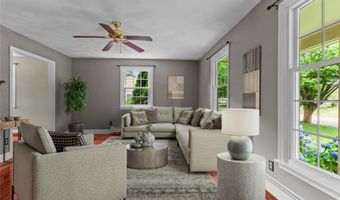 43 Peckham Pl, Bristol, RI 02809