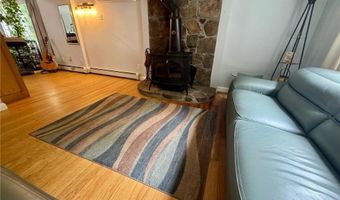 542 Main St, Hopkinton, RI 02833