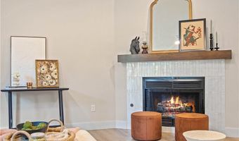 402 SW 11th St, Bentonville, AR 72712