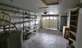 821 KEVIN Pl, Brookings, OR 97415