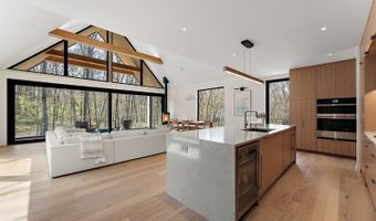 111 E Neptune Ave, Beverly Shores, IN 46301