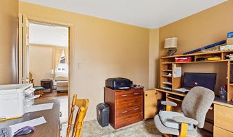 585 Riverside Dr, Augusta, ME 04330