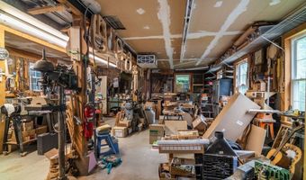 53 Henry St, Amherst, MA 01002