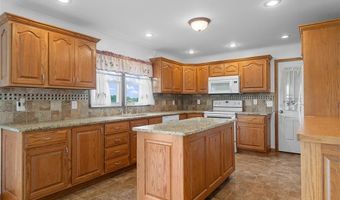 19701 163 St, Basehor, KS 66007