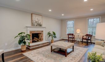 143 Juniper Dr, Avon, CT 06001