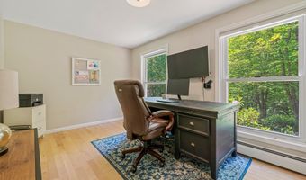 78 Hitching Post Ln, Bedford, NH 03110