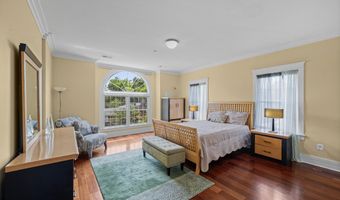 9715 SINGLETON Dr, Bethesda, MD 20817