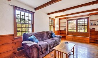 9 KNAPTON St, Barrington, RI 02806