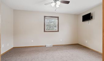 310 7th Ave SE, Dyersville, IA 52040