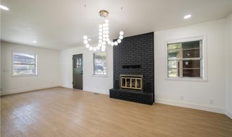 723 8th St, Bentonville, AR 72712