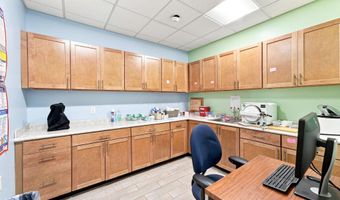 2290 S Hamilton Rd, Columbus, OH 43232