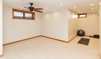 1018 Falcon Dr SE, Altoona, IA 50009