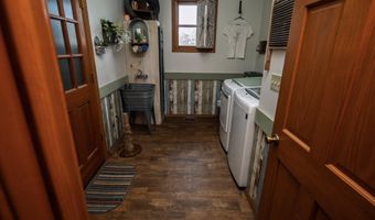24352 State Highway Ee, Aurora, MO 65605