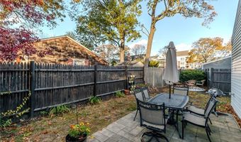 122 New Rd, East Providence, RI 02916