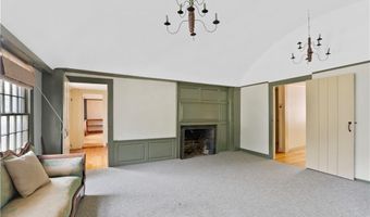 130 E Main St, Clinton, CT 06413