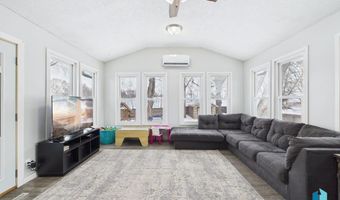 318 Elm Ave, Baltic, SD 57003