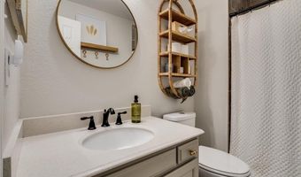 5650 WHITE Blf, Cheyenne, WY 82009