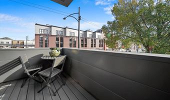1750 N Clybourn Ave 201, Chicago, IL 60614