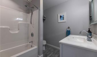 14 Clinton Ave 3, Jamestown, RI 02835