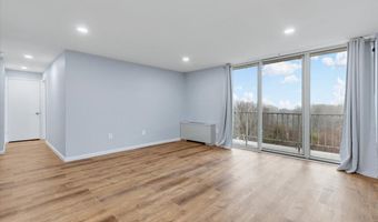4520 KING St 601, Alexandria, VA 22302