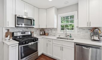 7832 FORDSON Rd, Alexandria, VA 22306