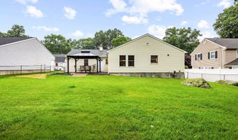 20 Hickory St, Danbury, CT 06810