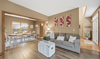 4212 Devonshire Ct, Akron, OH 44321